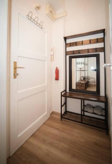 Cozy City Apartments In Center K19 Виена Екстериор снимка