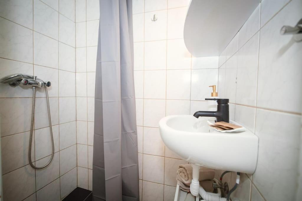 Cozy City Apartments In Center K19 Виена Екстериор снимка